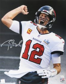 Tom Brady Signed Tampa Bay Buccaneers Fist Pump Spotligh Photo - (Fanatics)