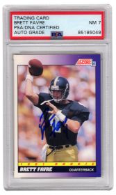 Brett Favre Signed 1991 Score Rookie Football Card #611 -( Auto Grade 7)